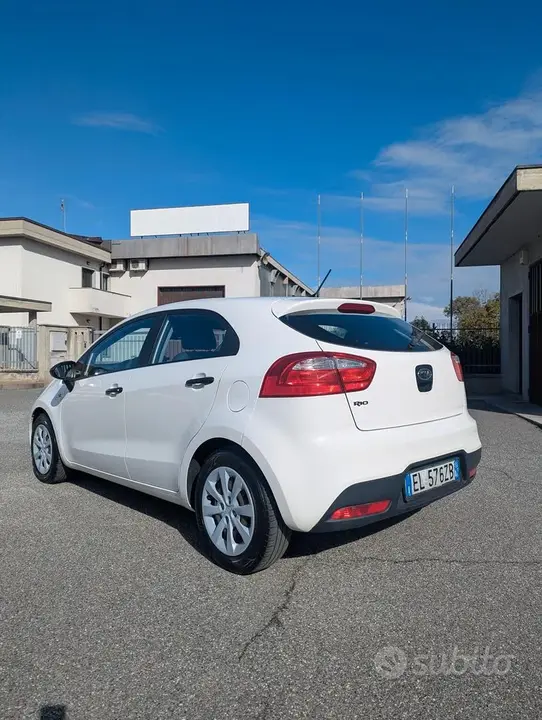 Kia Rio 2012 photo 4