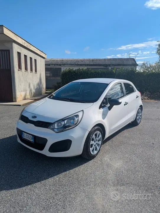 Kia Rio 2012 photo 2