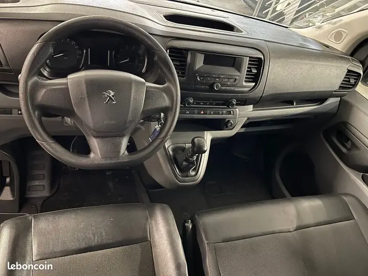 Peugeot Expert Combi 2020 photo 5