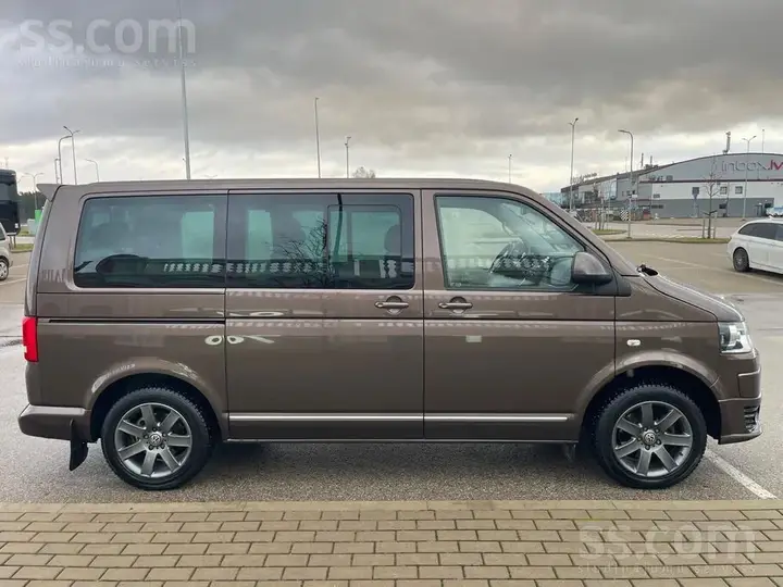 Volkswagen Multivan 2011 photo 3