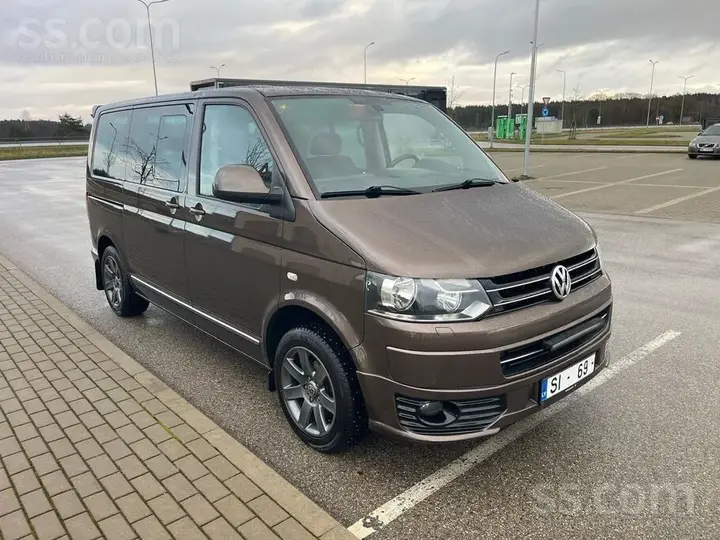 Volkswagen Multivan 2011 photo 2