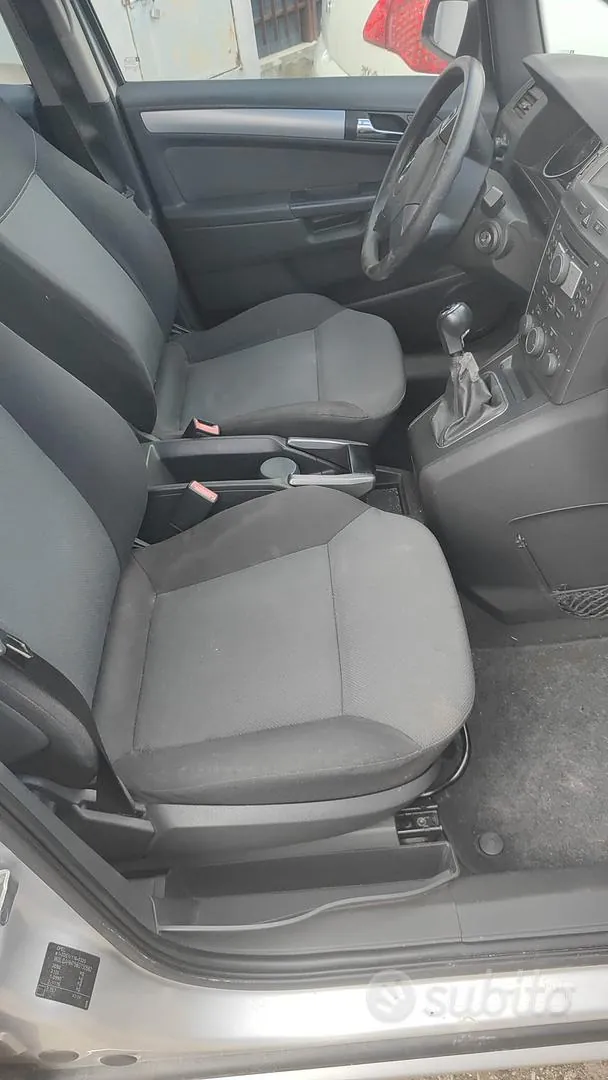 Opel Zafira 2006 photo 2