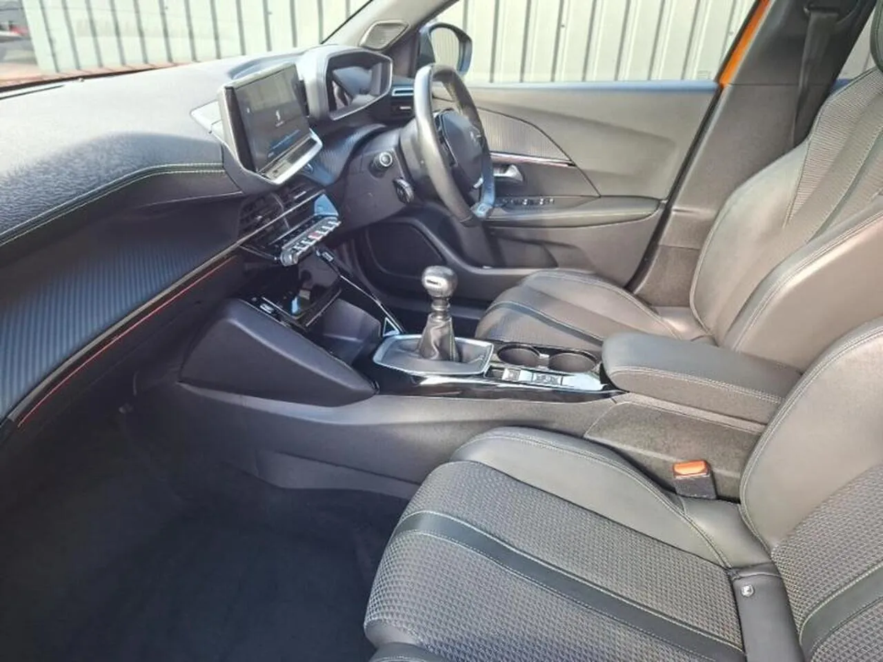 Peugeot 2008 2021 photo 5