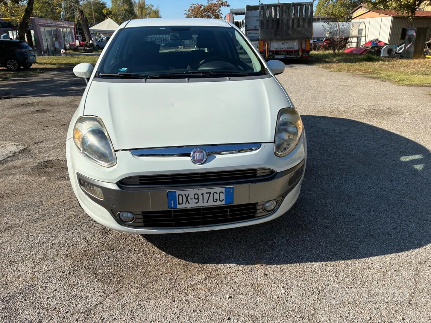 Fiat Punto Evo 2011 photo 2