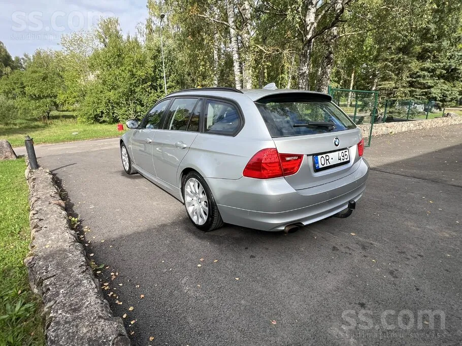 BMW 318 2012 photo 5