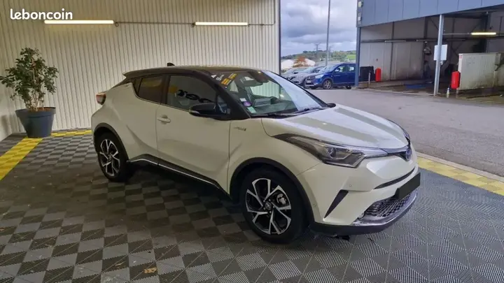 Toyota C-Hr 2019 photo 3