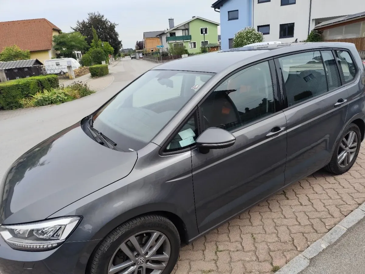 Volkswagen Touran 2018 photo 3