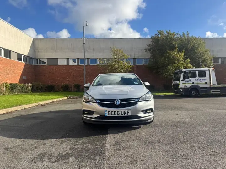 Vauxhall Astra 2017 photo 3
