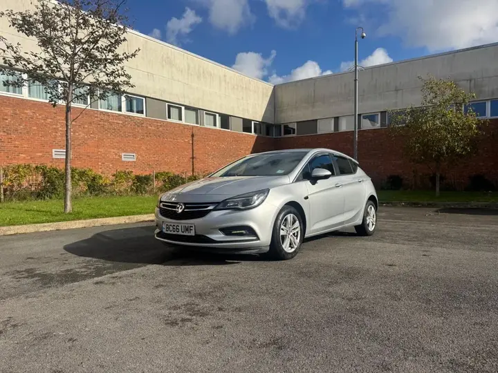Vauxhall Astra 2017 photo 4