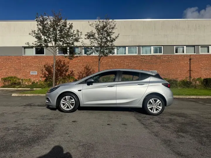 Vauxhall Astra 2017 photo 5
