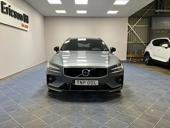 Volvo V60 2019 photo 2
