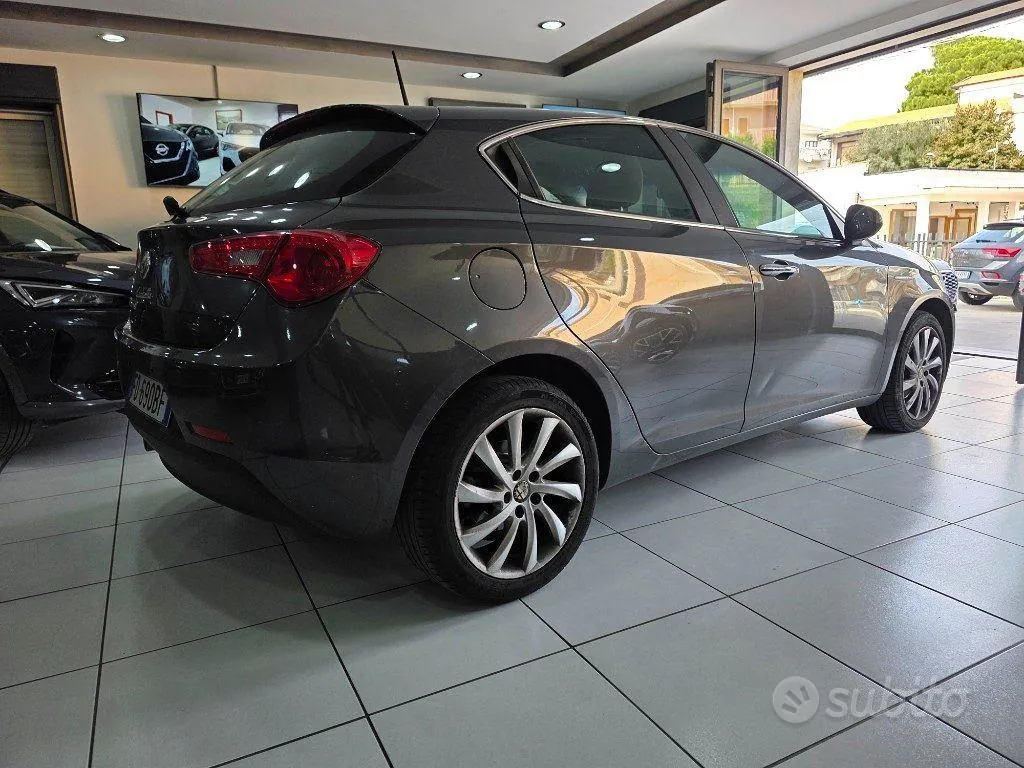 Alfa Romeo Giulietta 2016 photo 4