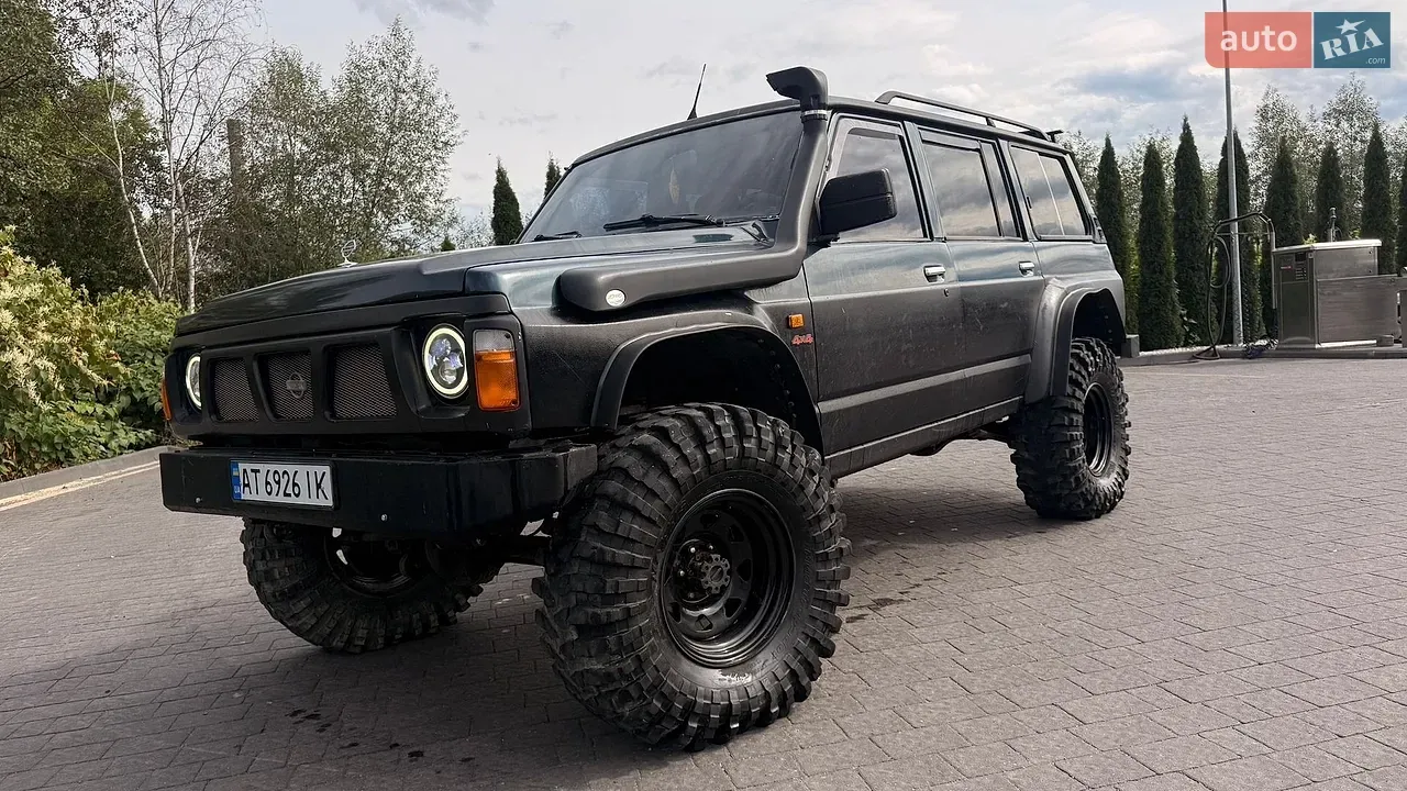 Nissan Patrol 1993 photo 2