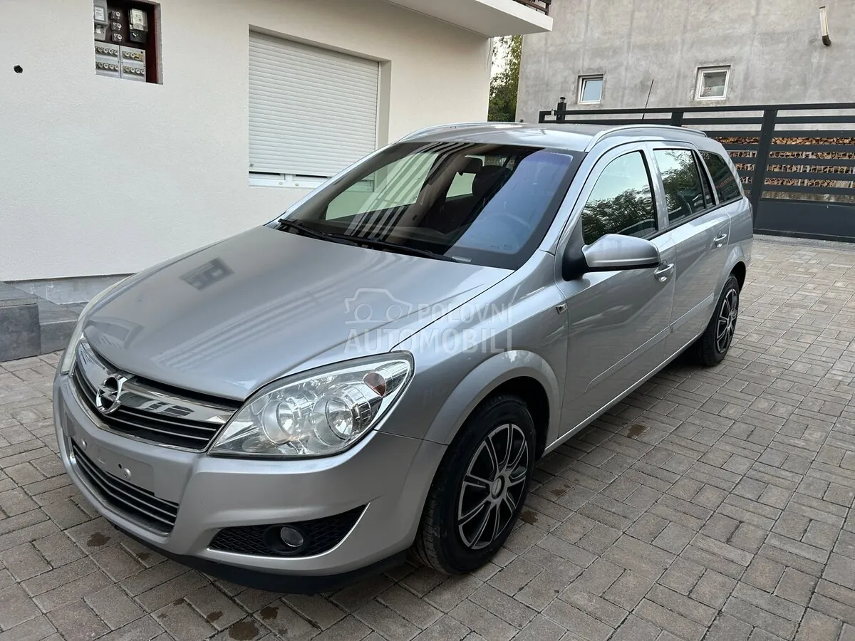Opel Astra H 2009 photo 3
