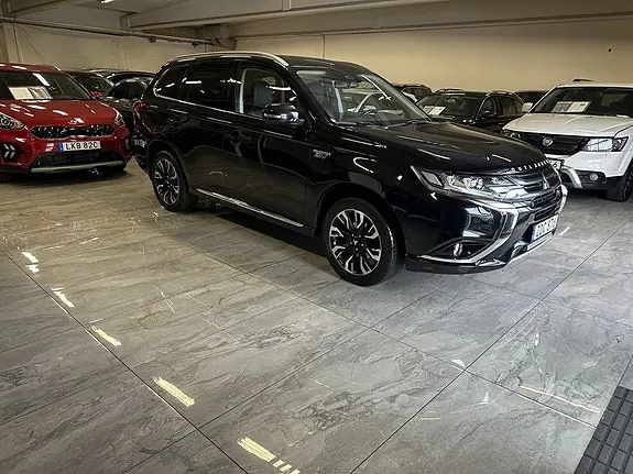 Mitsubishi Outlander 2018 photo 2