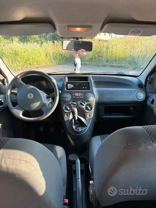 Fiat Panda 2011 photo 2