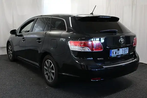 Toyota Avensis 2011 photo 5