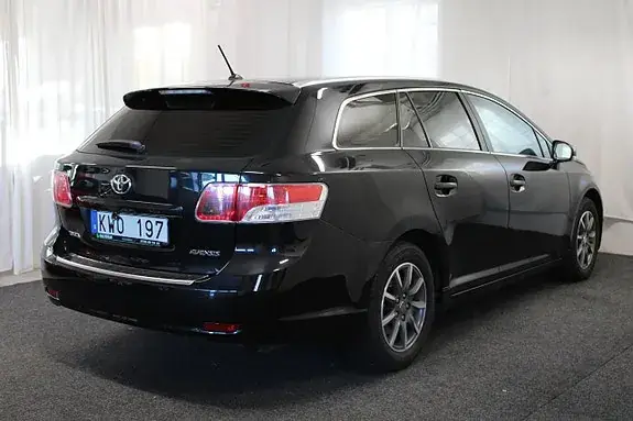 Toyota Avensis 2011 photo 3
