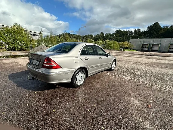 Mercedes-Benz C180 2005 photo 3
