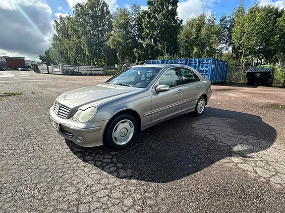 Mercedes-Benz C180 2005 photo 2