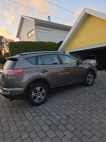 Toyota Rav4 2017 photo 2