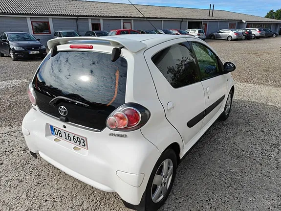 Toyota Aygo 2010 photo 5