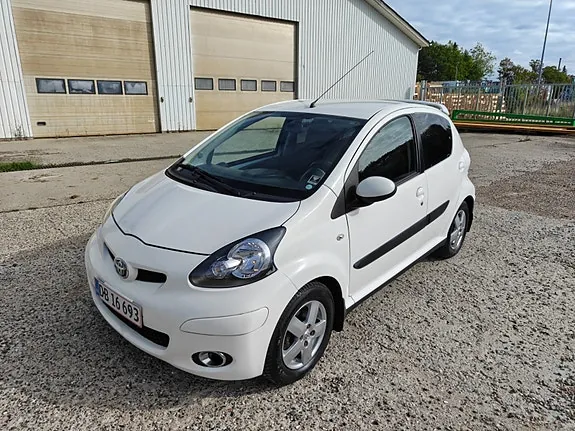 Toyota Aygo 2010 photo 2