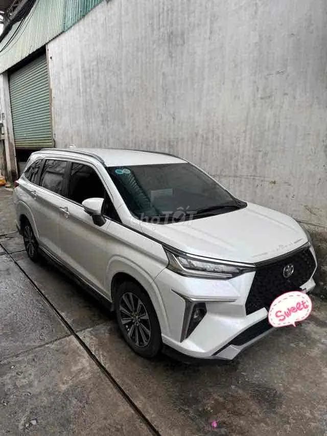Toyota Veloz Cross