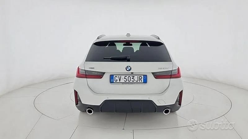 BMW 3 Series 2024 photo 3