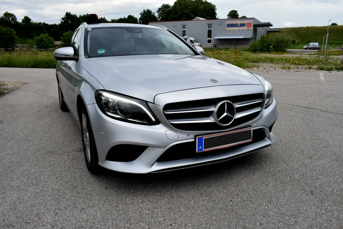 Mercedes-Benz C-Class 2020 photo 2