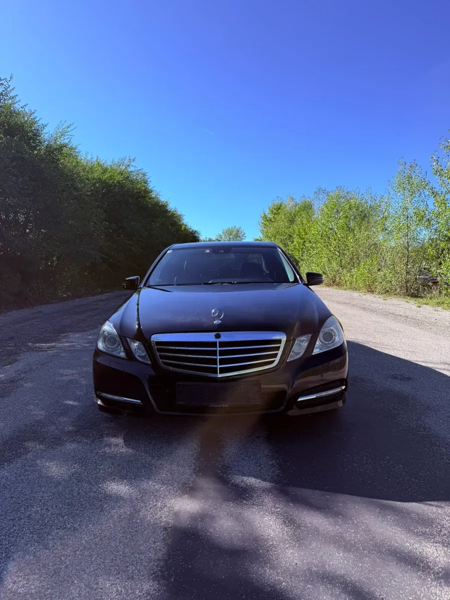 Mercedes-Benz E-Class 2012 photo 3
