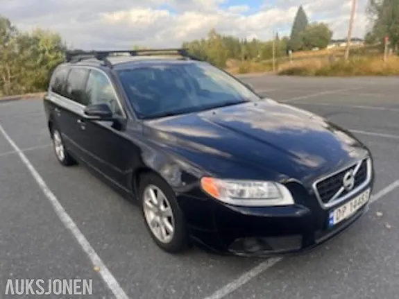 Volvo V70 2013 photo 2