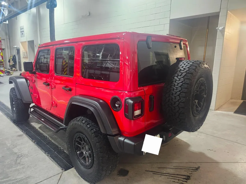 Jeep Wrangler 2023 photo 3