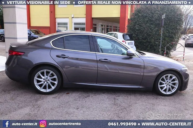 Alfa Romeo Giulia 2017 photo 5