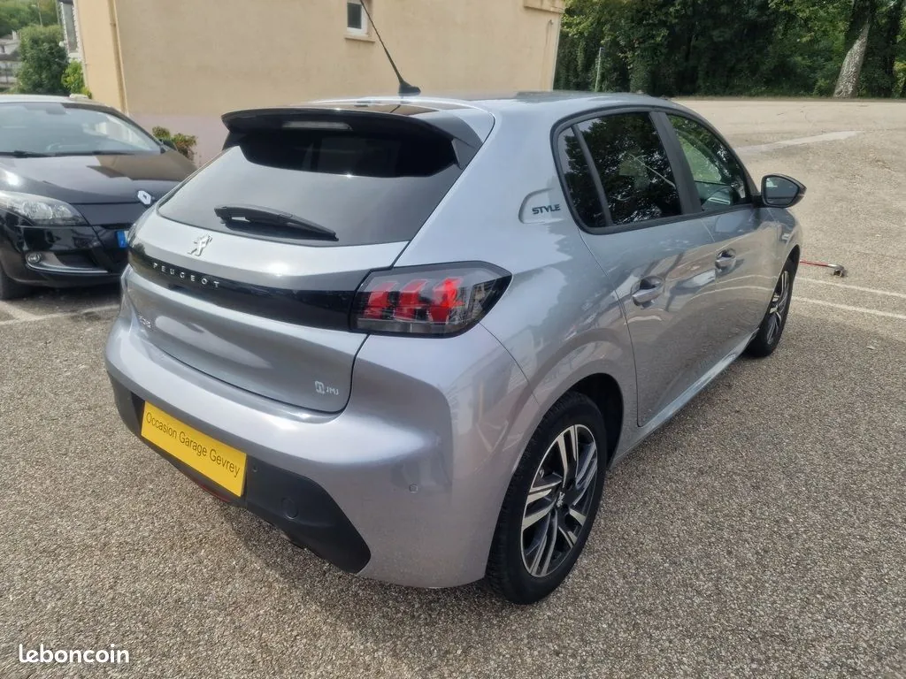 Peugeot 208 2023 photo 2
