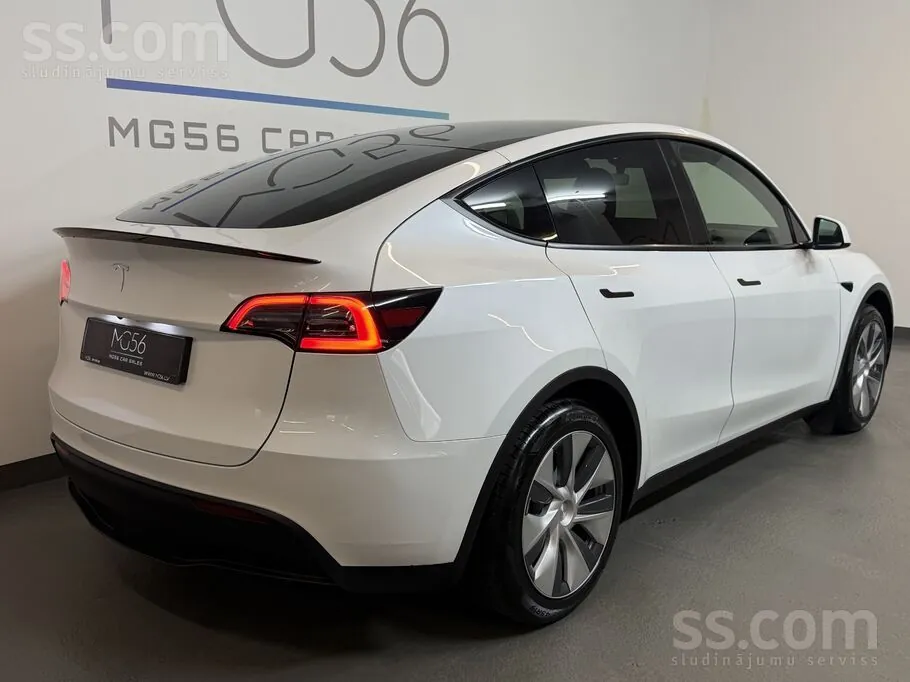 Tesla Model Y 2023 photo 5