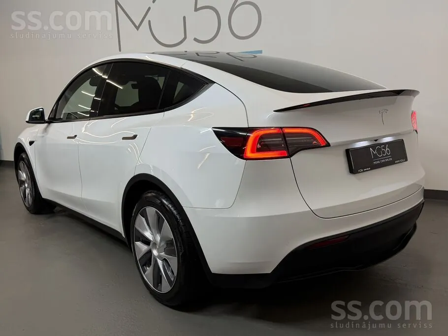 Tesla Model Y 2023 photo 4