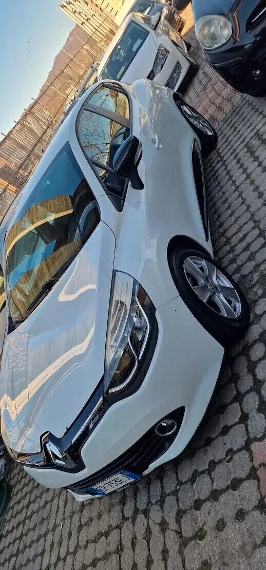 Renault Clio 2012 photo 3
