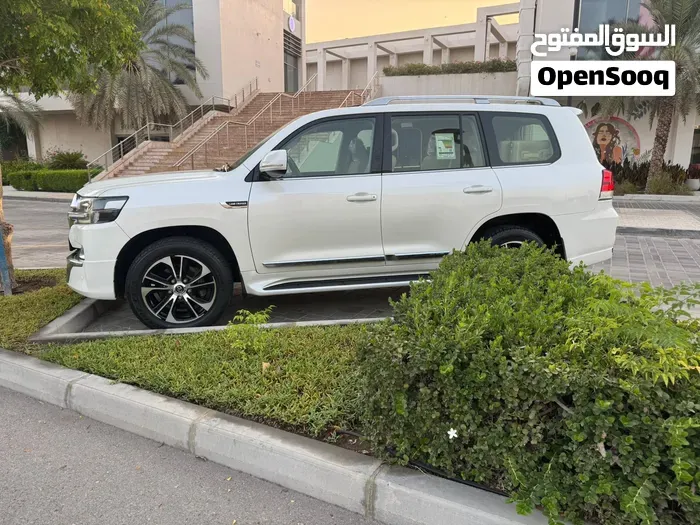 Toyota Land Cruiser 2021 photo 2