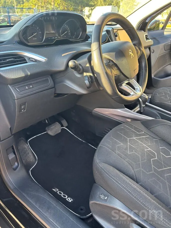 Peugeot 2008 2016 photo 5