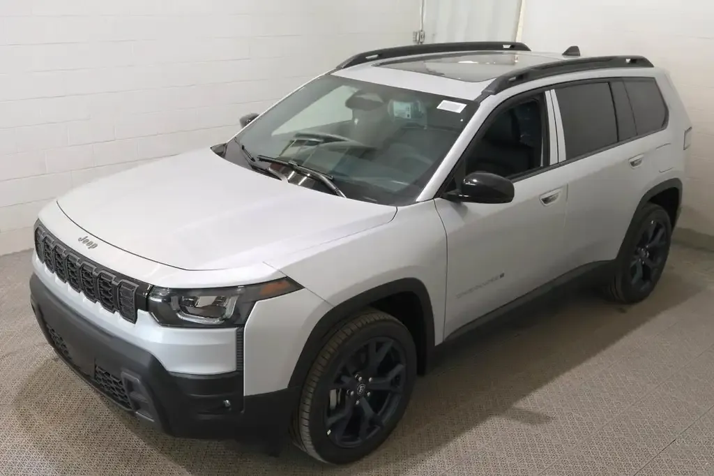Jeep Cherokee 2026 photo 3