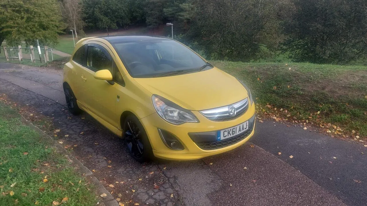Vauxhall Corsa 2011 photo 2