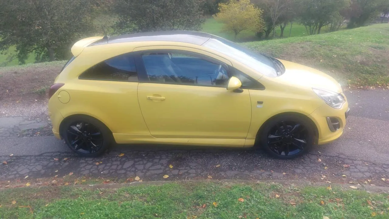 Vauxhall Corsa 2011 photo 3