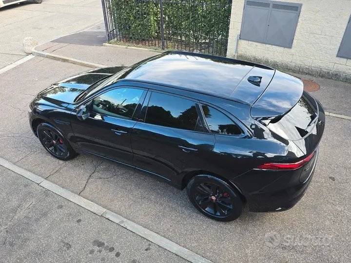 Jaguar F-Pace 2022 photo 2