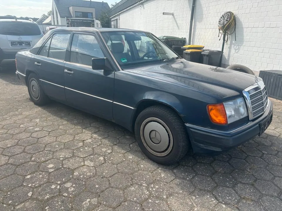 Mercedes-Benz W124