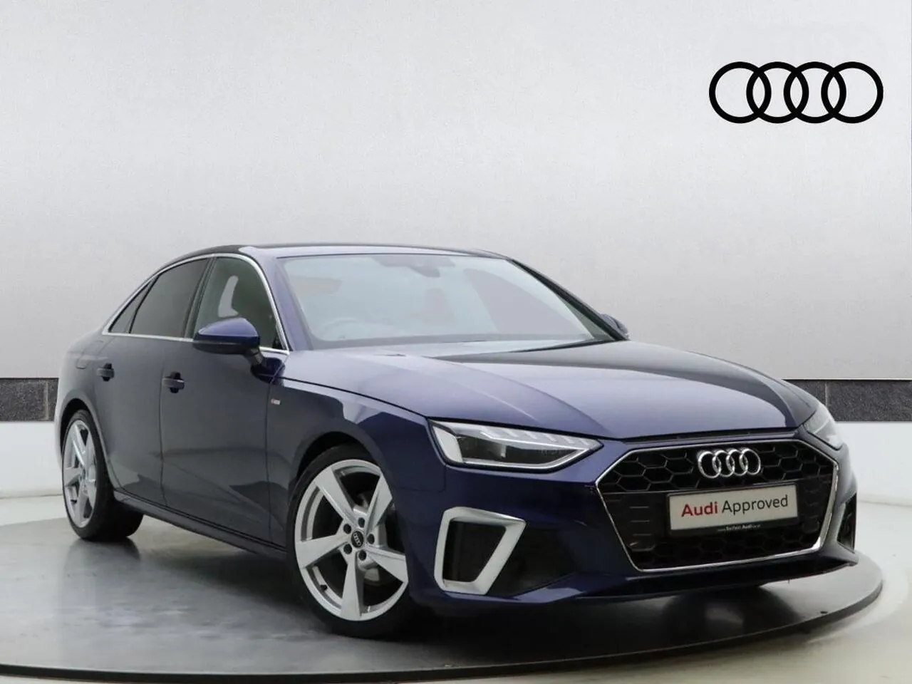 Audi A4 2022 photo 2