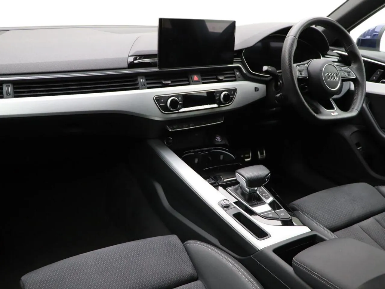 Audi A4 2022 photo 3