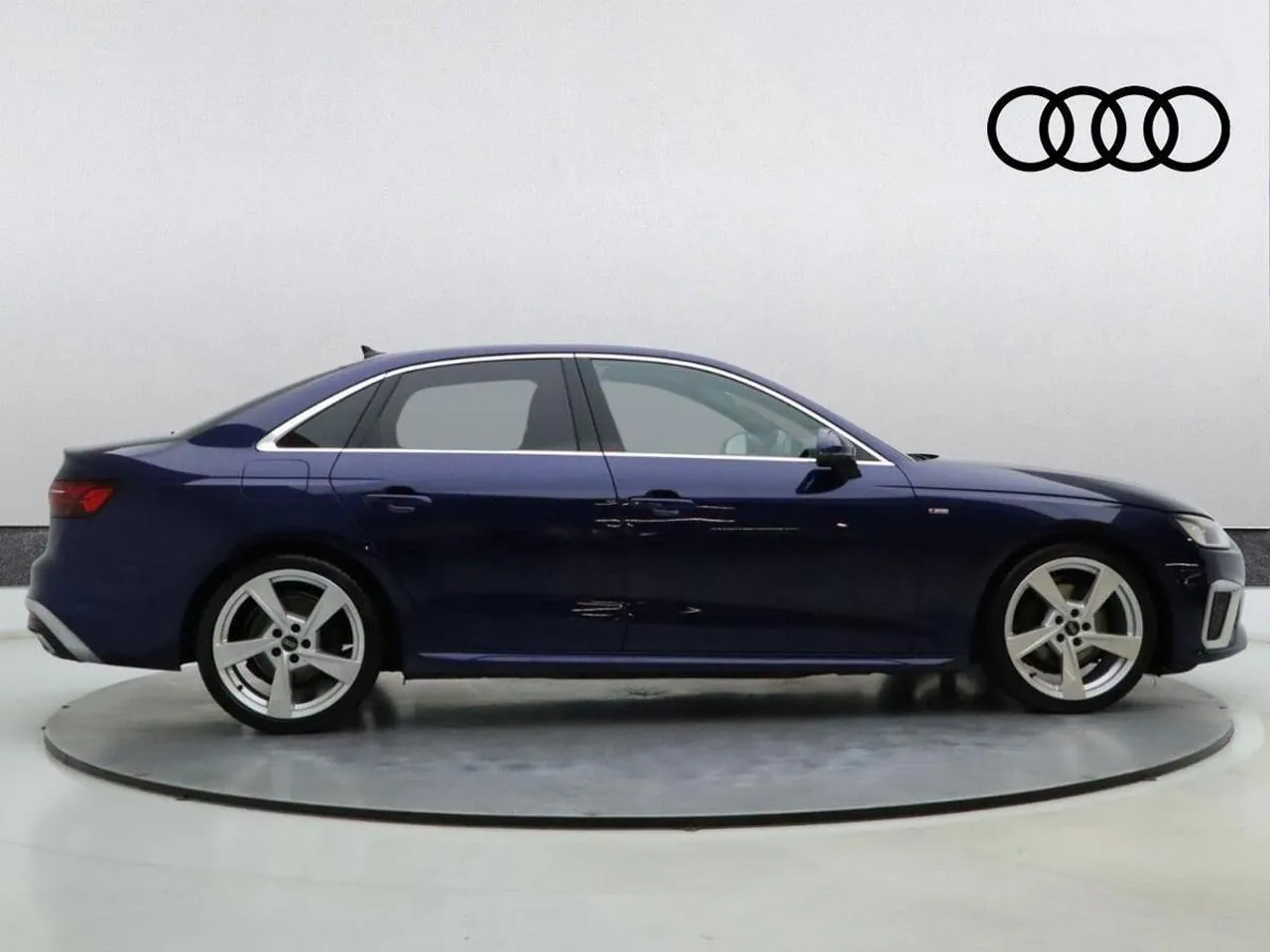 Audi A4 2022 photo 5