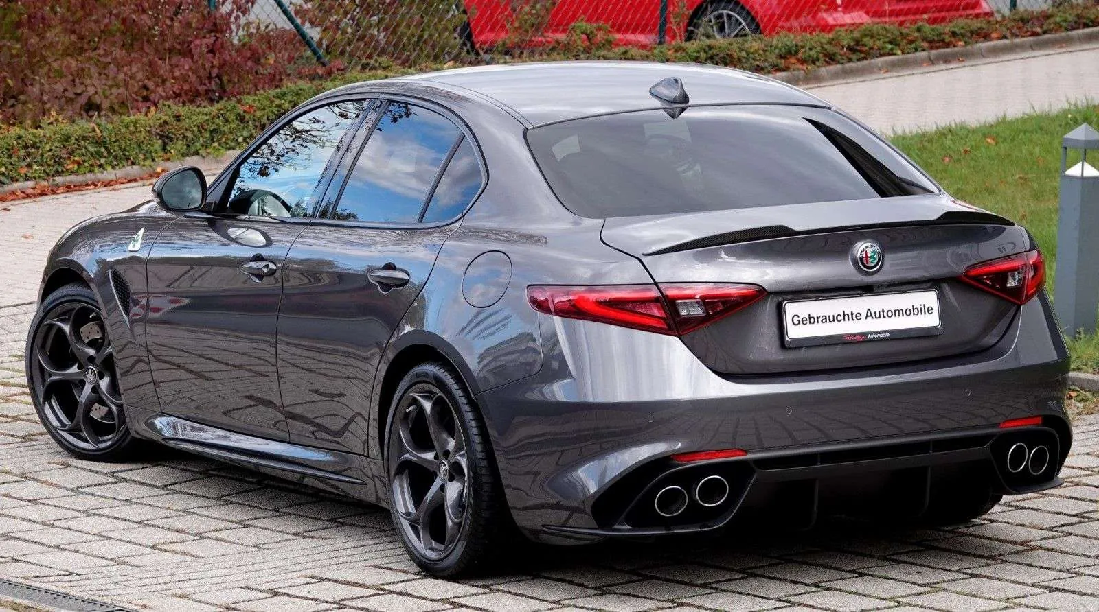 Alfa Romeo Giulia Quadrifoglio 2017 photo 2