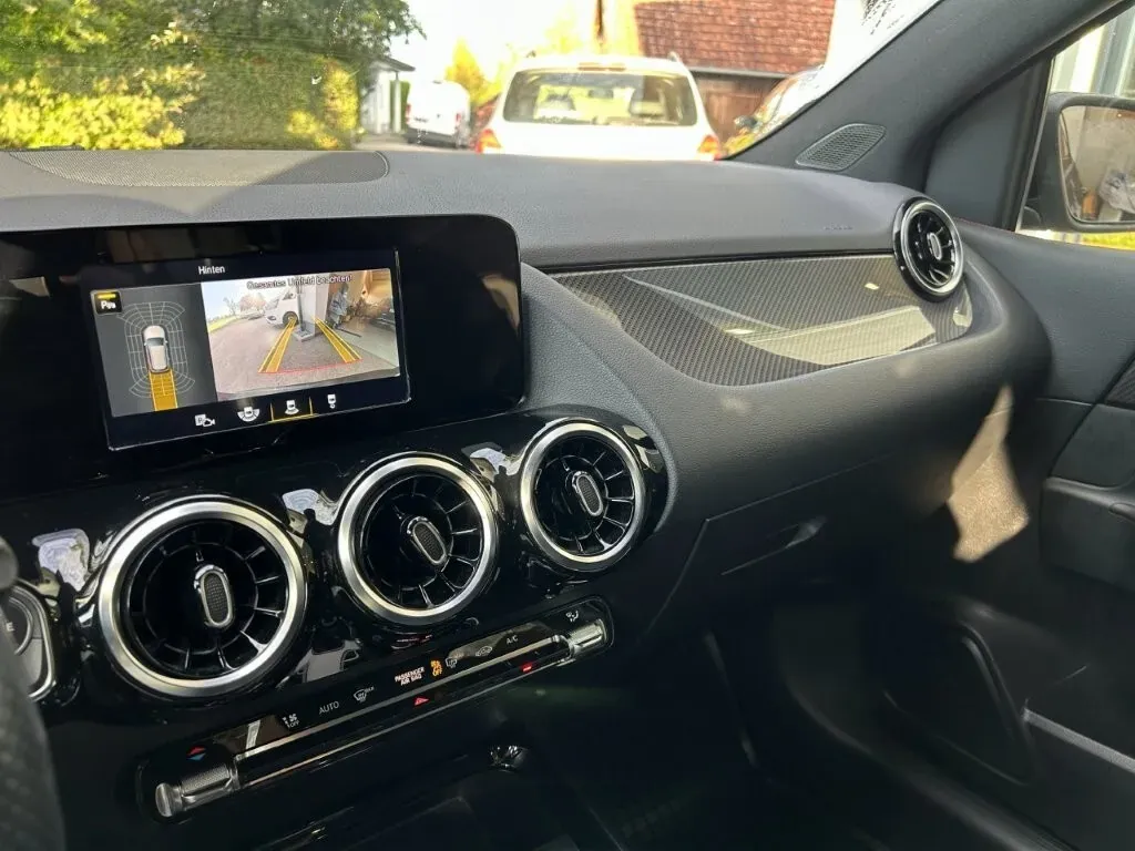 Mercedes-Benz B-Class 2020 photo 2
